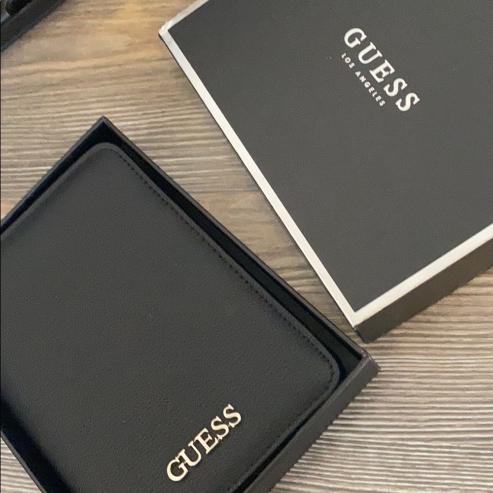 Guess Wallet / passport holder